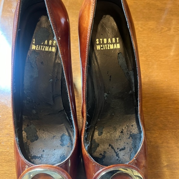 Stuart Weitzman neutral vintage heels with gold accents - Picture 2 of 5
